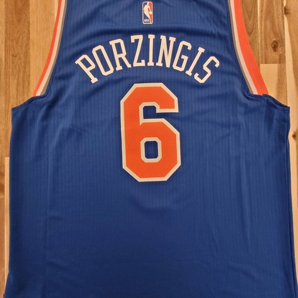 New York Knicks - Kristaps Porzingis -  Adidas Swingman Jersey - (Large) - Picture 3 of 5